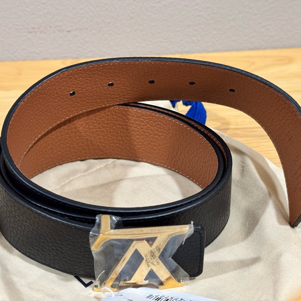 Louis Vuitton Black & Tan Reversible Initials 40MM Leather Belt Size 95 - Picture 6 of 15
